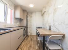 Resale - Apartment / flat - Alucante