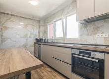 Resale - Apartment / flat - Alucante