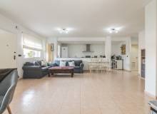 Resale - Apartment / flat - Alucante