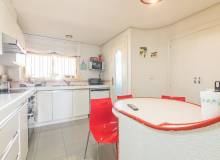 Resale - Apartment / flat - Alucante