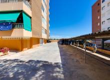 Resale - Apartment / flat - Punta Prima