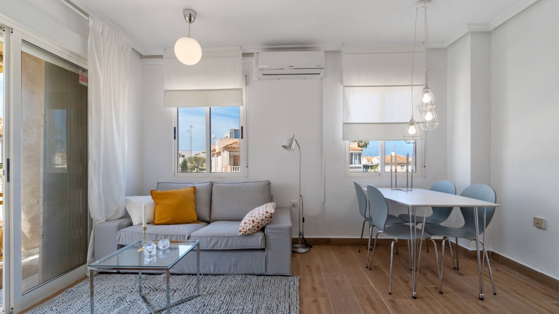 Resale - Apartment / flat - Torrevieja - La Mata