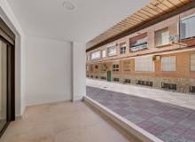 Resale - Apartment / flat - Torrevieja - Playa del Acequion