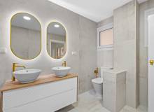 Resale - Apartment / flat - Torrevieja - Playa del Acequion