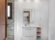 Resale - Apartment / flat - Torrevieja - Punta Prima