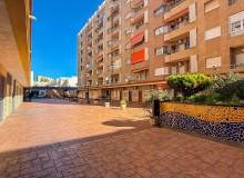 Resale - Apartment / flat - Torrevieja - Torrevieja Centro