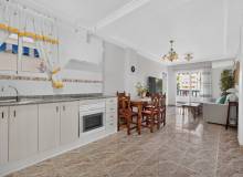 Resale - Apartment / flat - Torrevieja - Torrevieja Centro
