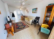 Resale - Town House - Daya Nueva