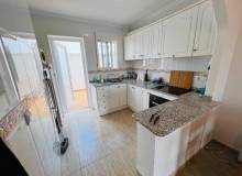 Resale - Town House - Daya Nueva