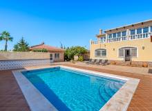 Resale - Villa / Parhus - Ciudad Quesada