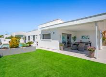 Resale - Villa / Parhus - La Marina