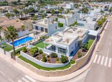Resale - Villa / Parhus - La Marina