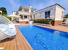 Resale - Villa / Parhus - La Mata