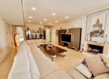 Resale - Villa / Parhus - La Mata