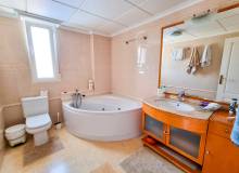 Resale - Villa / Parhus - La Mata