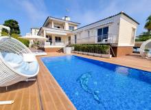 Resale - Villa / Parhus - La Mata