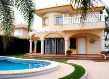 Resale - Villa / Parhus - La Zenia