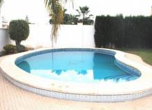 Resale - Villa / Parhus - La Zenia