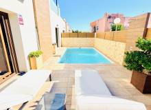 Resale - Villa / Parhus - Montesinos - La Herada