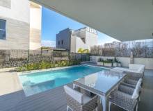 Resale - Villa / Parhus - Orihuela Costa - Agua Marina