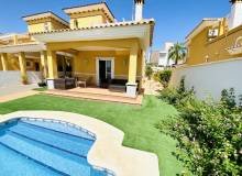 Resale - Villa / Parhus - Orihuela Costa - Cabo Roig