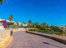 Resale - Villa / Parhus - Orihuela Costa - Cabo Roig