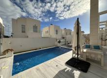 Resale - Villa / Parhus - Orihuela Costa - Cabo Roig