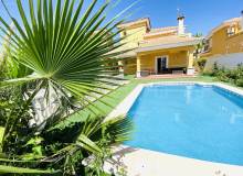 Resale - Villa / Parhus - Orihuela Costa - Cabo Roig