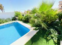 Resale - Villa / Parhus - Orihuela Costa - Cabo Roig