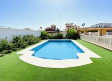 Resale - Villa / Parhus - Orihuela Costa - Cabo Roig