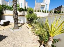 Resale - Villa / Parhus - Orihuela Costa - Cabo Roig