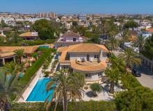 Resale - Villa / Parhus - Orihuela Costa - Cabo Roig