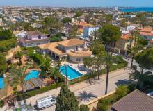 Resale - Villa / Parhus - Orihuela Costa - Cabo Roig