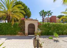 Resale - Villa / Parhus - Orihuela Costa - Cabo Roig