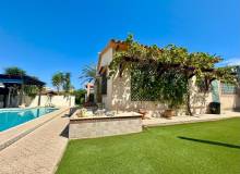 Resale - Villa / Parhus - Orihuela Costa - Cabo Roig