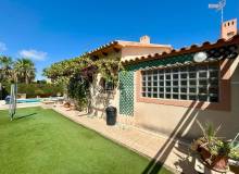 Resale - Villa / Parhus - Orihuela Costa - Cabo Roig