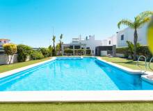 Resale - Villa / Parhus - Orihuela Costa - Cabo Roig