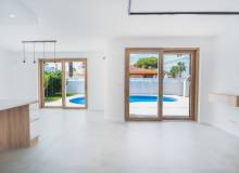 Resale - Villa / Parhus - Orihuela Costa - Cabo Roig