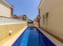 Resale - Villa / Parhus - Orihuela Costa - Campoamor