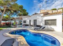 Resale - Villa / Parhus - Orihuela Costa