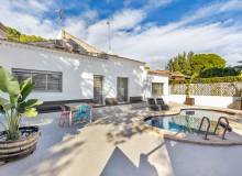 Resale - Villa / Parhus - Orihuela Costa