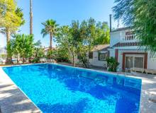 Resale - Villa / Parhus - Orihuela - Orihuela Costa