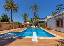 Resale - Villa / Parhus - Orihuela - Orihuela Costa