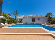 Resale - Villa / Parhus - Orihuela - Orihuela Costa