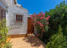 Resale - Villa / Parhus - Orihuela - Orihuela Costa