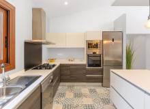 Resale - Villa / Parhus - Orihuela - Orihuela Costa