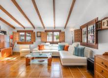 Resale - Villa / Parhus - Orihuela - Orihuela Costa