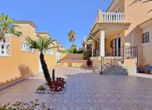 Resale - Villa / Parhus - Orihuela - Orihuela Costa