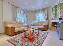 Resale - Villa / Parhus - Orihuela - Orihuela Costa
