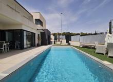 Resale - Villa / Parhus - San Miguel de Salinas